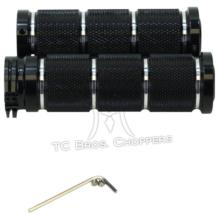 Tc bros chopper handlebar grips - HardDrive Black Knurled Billet 1" Grips (Harley 73-12 dual cable applications).