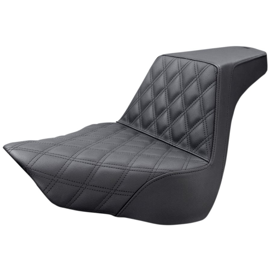 The Saddlemen Step-Up Seat 2018-24 FLFB/FLFBS features a GelCore™ interior and Black Front Diamond Stitch design.